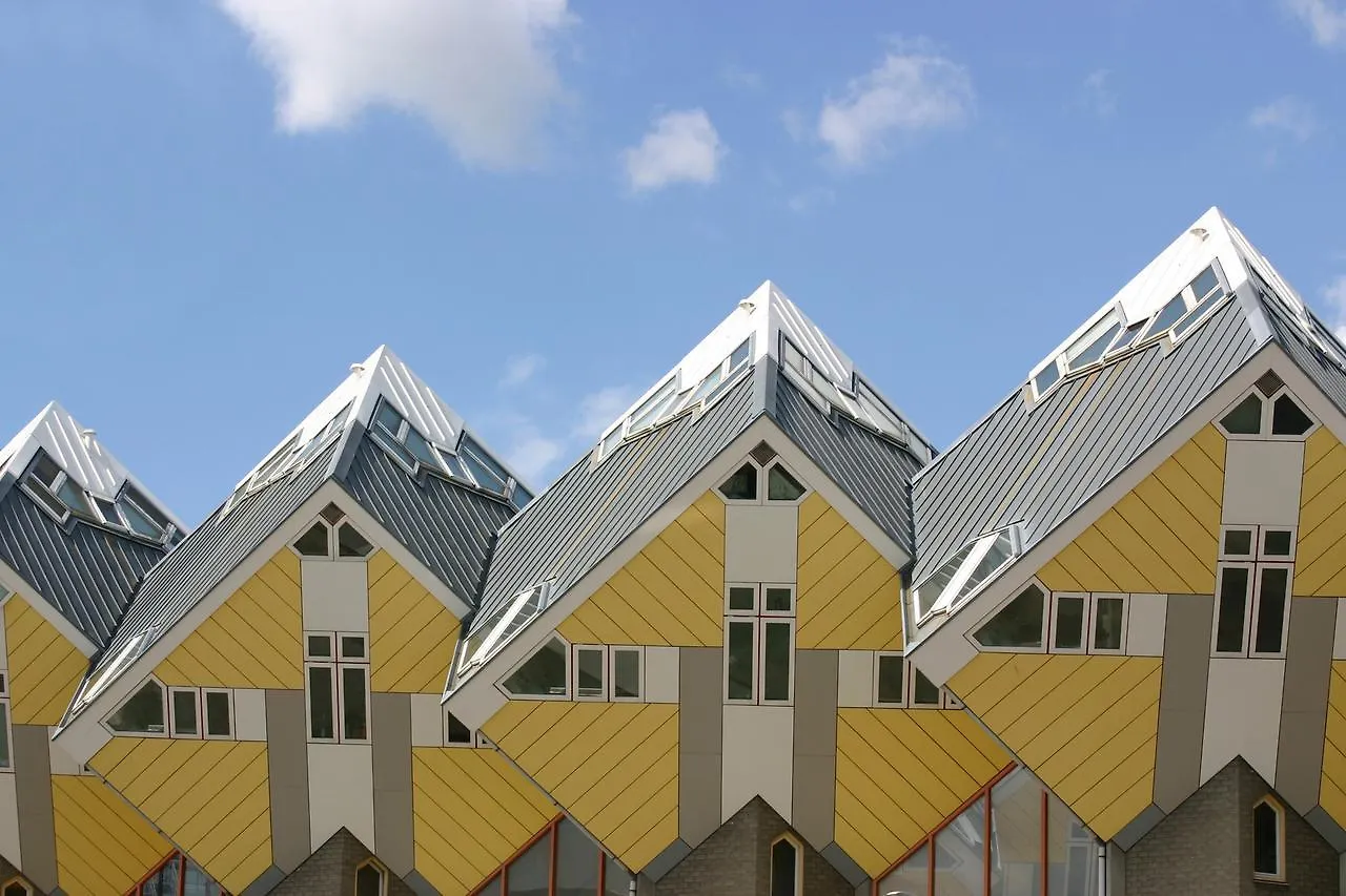Stayokay Hostel Rotterdam location